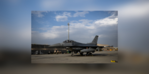 F-16-na-pasie-kolowania-400x200-1-300x150.png