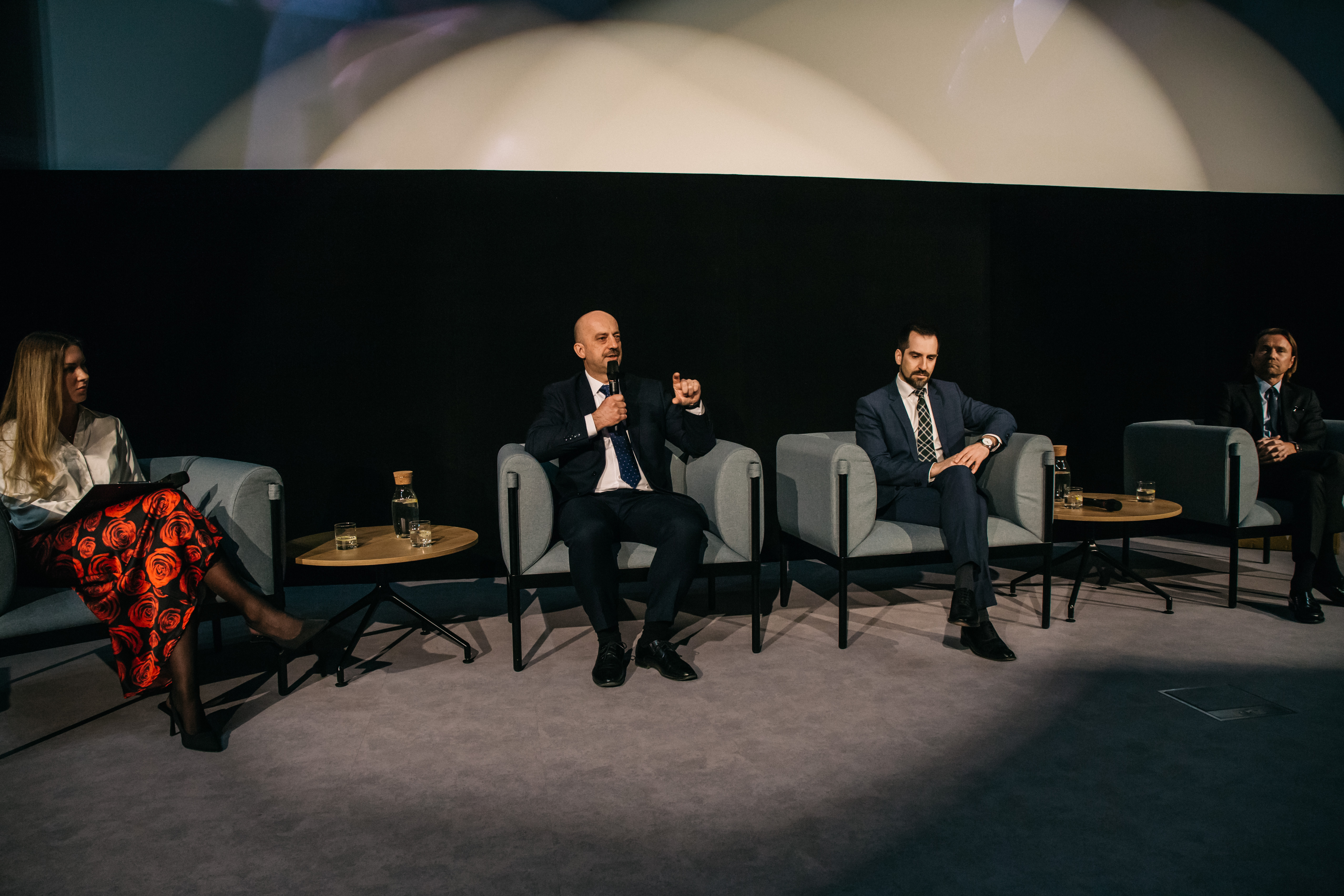 Technologiczne i kosmiczne przyspieszenie.